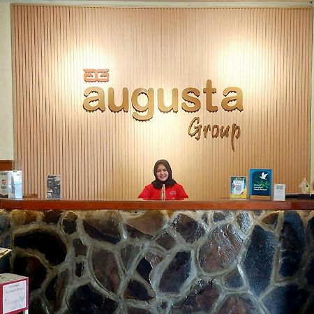 Augusta Sukabumi Hotel Екстериор снимка