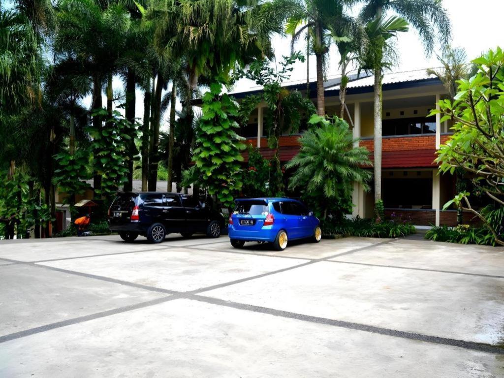Augusta Sukabumi Hotel Екстериор снимка