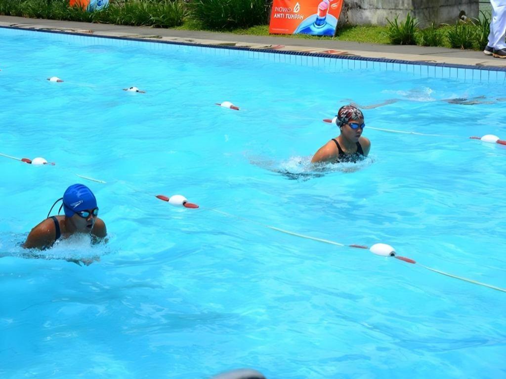 Augusta Sukabumi Hotel Екстериор снимка