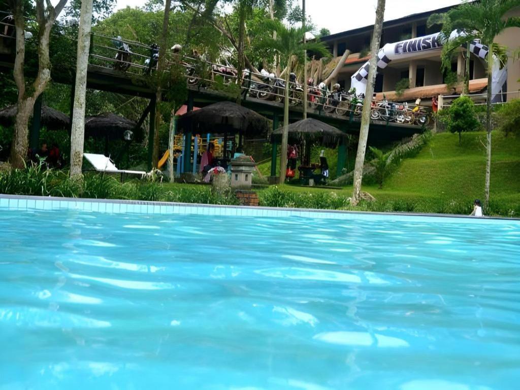 Augusta Sukabumi Hotel Екстериор снимка